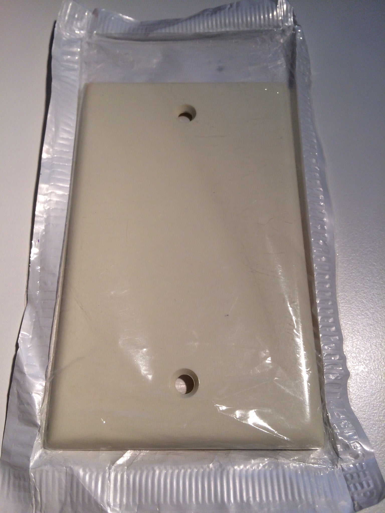 Leviton outlet box safety plate